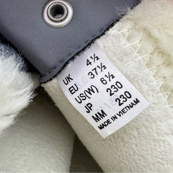 Helly Hansen Womens Gray Waterproof Snow Boots Size 6 1/2 distressed grey winter - Picture 12 of 16